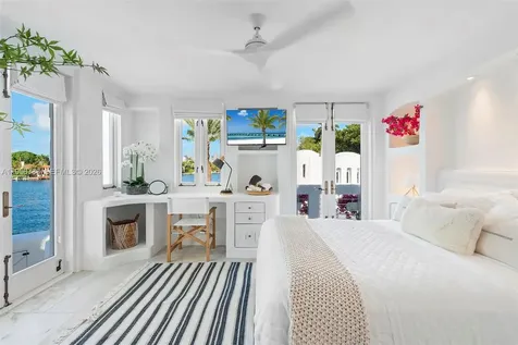 24 S Hibiscus Drive Miami Beach FL 33139