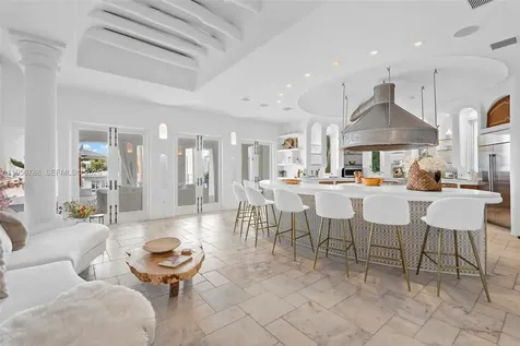 24 S Hibiscus Drive Miami Beach FL 33139
