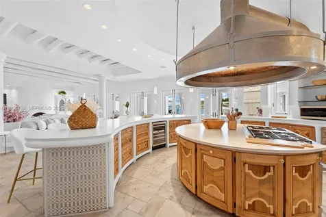 24 S Hibiscus Drive Miami Beach FL 33139