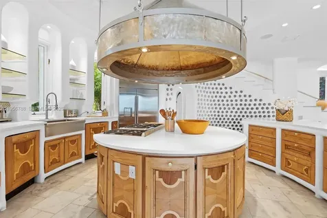 24 S Hibiscus Drive Miami Beach FL 33139