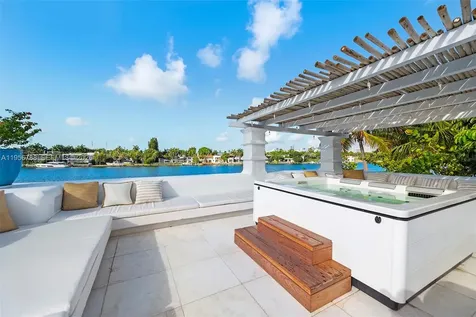 24 S Hibiscus Drive Miami Beach FL 33139