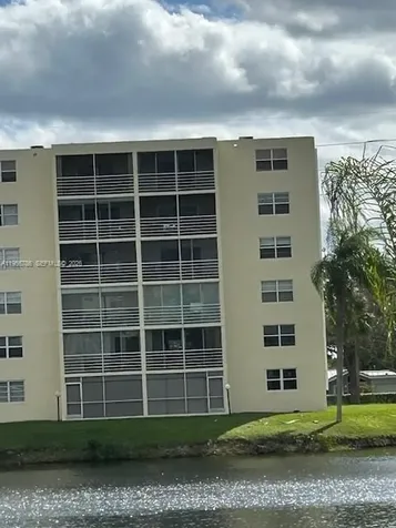 301 SE 3rd Street Dania Beach FL 33004