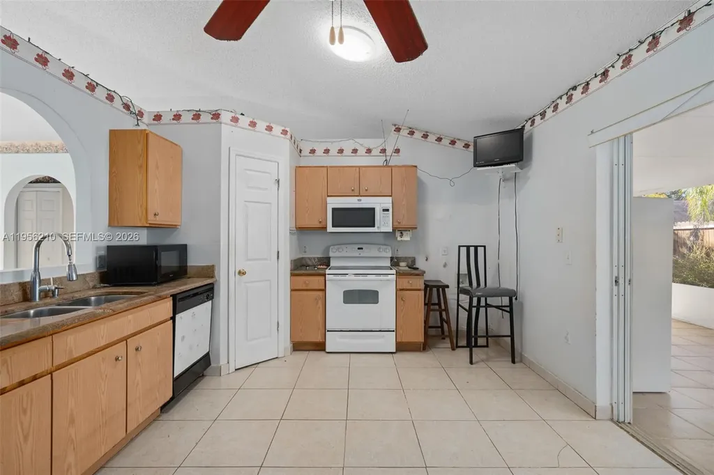 327 Ridge Court Other City - In The State Of Florida FL 32712