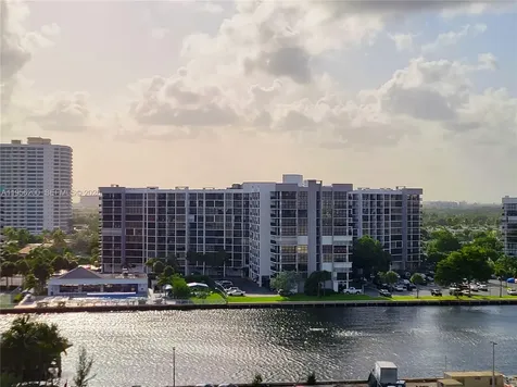 3505 S Ocean Drive Hollywood FL 33019