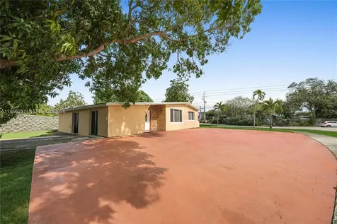 3920 SW 32nd Avenue West Park FL 33023