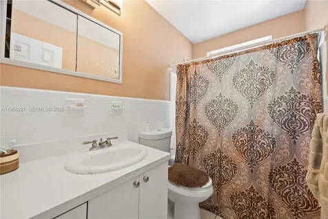 3920 SW 32nd Avenue West Park FL 33023