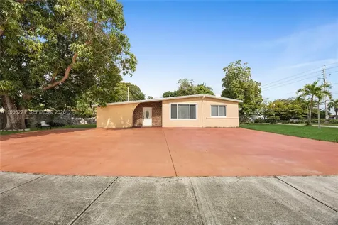 3920 SW 32nd Avenue West Park FL 33023