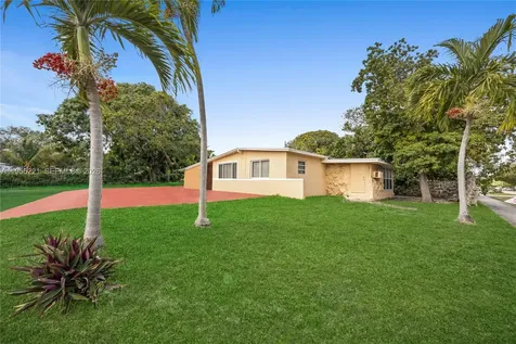 3920 SW 32nd Avenue West Park FL 33023