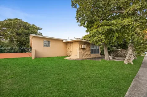 3920 SW 32nd Avenue West Park FL 33023