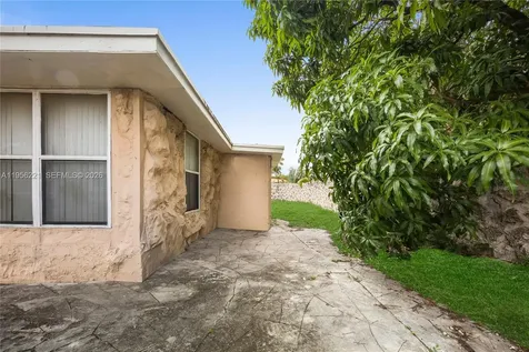 3920 SW 32nd Avenue West Park FL 33023