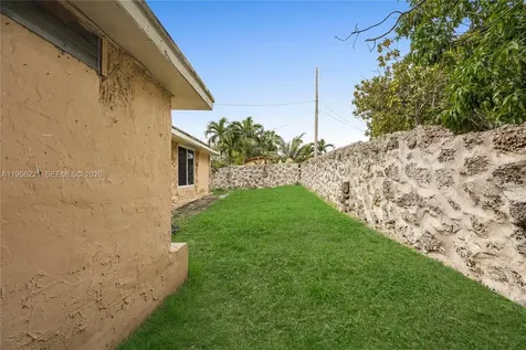 3920 SW 32nd Avenue West Park FL 33023