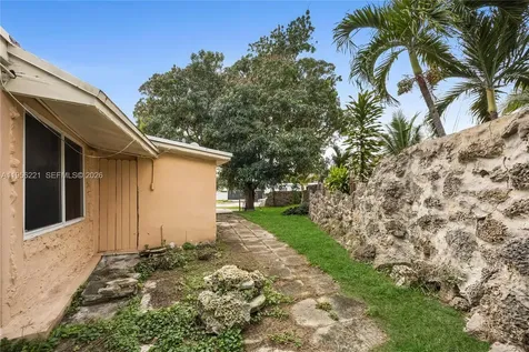 3920 SW 32nd Avenue West Park FL 33023