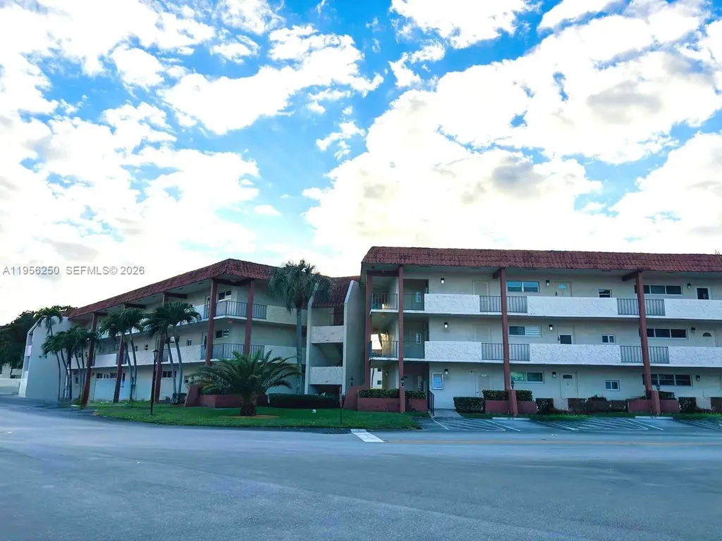 411 S Hollybrook Drive Pembroke Pines FL 33025