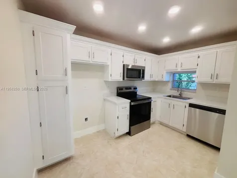 411 S Hollybrook Drive Pembroke Pines FL 33025