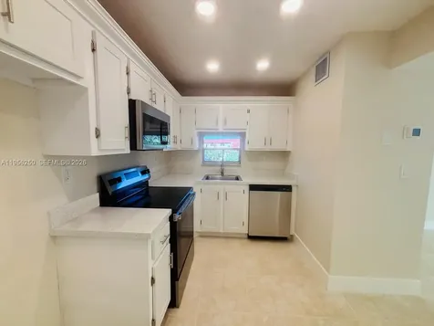 411 S Hollybrook Drive Pembroke Pines FL 33025