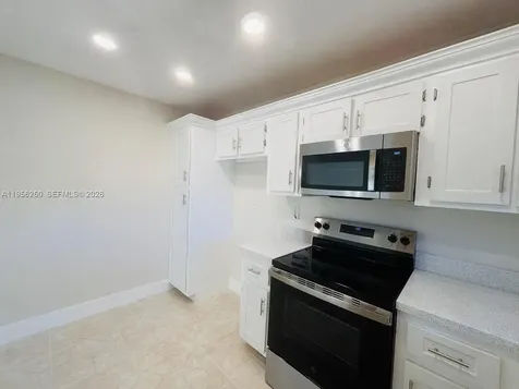411 S Hollybrook Drive Pembroke Pines FL 33025