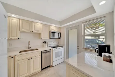3221 NE 8th Street Pompano Beach FL 33062