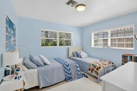 4441 NE 17th Avenue Oakland Park FL 33334