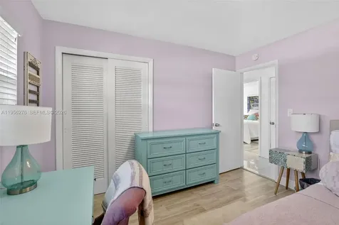 4441 NE 17th Avenue Oakland Park FL 33334