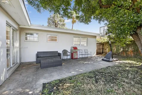 4441 NE 17th Avenue Oakland Park FL 33334
