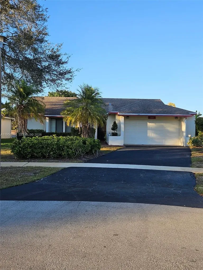 10301 Greenbriar Court Boca Raton FL 33498
