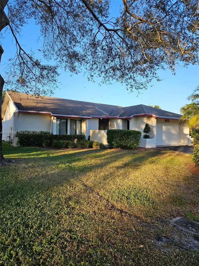 10301 Greenbriar Court Boca Raton FL 33498