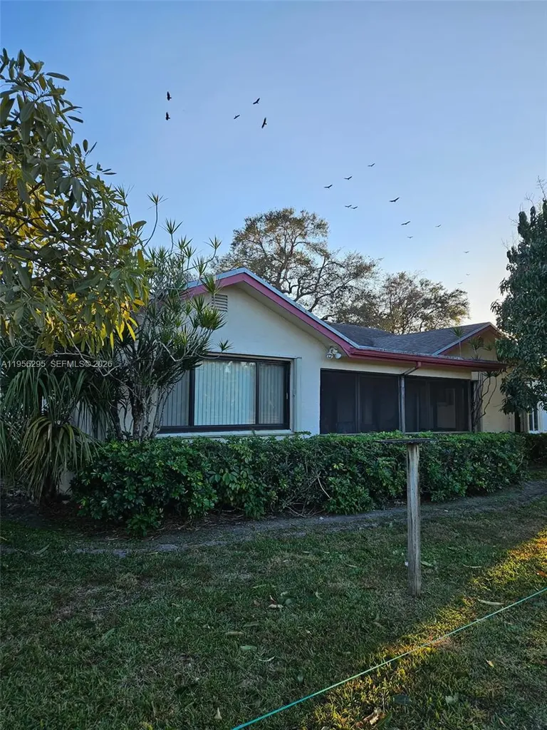 10301 Greenbriar Court Boca Raton FL 33498