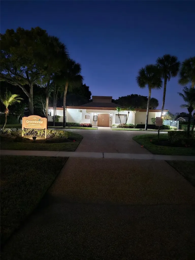 10301 Greenbriar Court Boca Raton FL 33498
