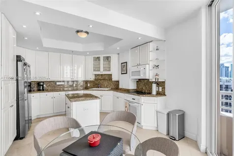 808 Brickell Key Drive Miami FL 33131