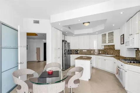 808 Brickell Key Drive Miami FL 33131