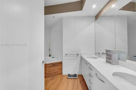 808 Brickell Key Drive Miami FL 33131