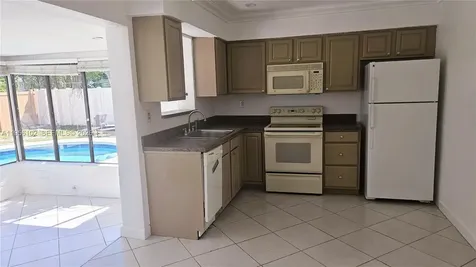 4360 NE 13th Avenue Oakland Park FL 33334