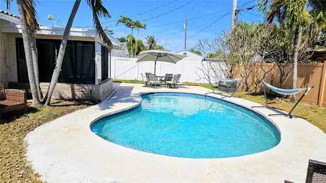 4360 NE 13th Avenue Oakland Park FL 33334