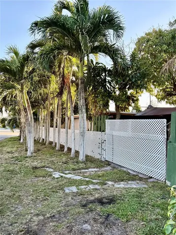 6103 Southgate Boulevard Margate FL 33068