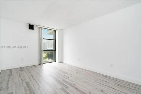 3625 N Country Club Drive Aventura FL 33180