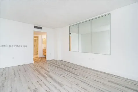 3625 N Country Club Drive Aventura FL 33180