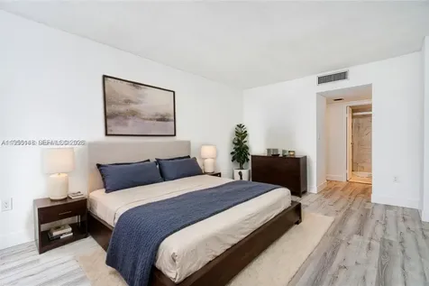 3625 N Country Club Drive Aventura FL 33180