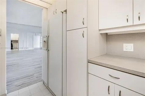 3625 N Country Club Drive Aventura FL 33180