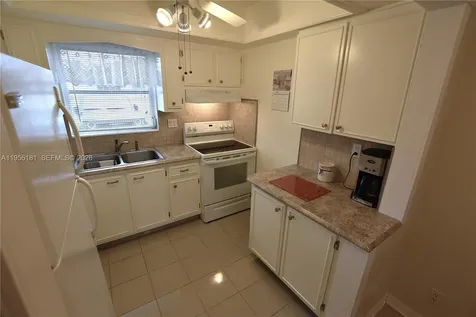 2832 W Crosley Drive West Palm Beach FL 33415