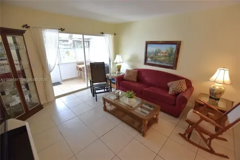 2832 W Crosley Drive West Palm Beach FL 33415