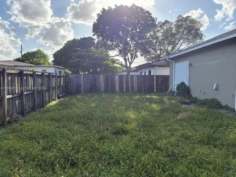 2916 NW 51st Street Miami FL 33142
