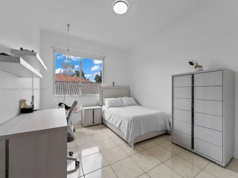 15383 SW 23rd Street Miami FL 33185