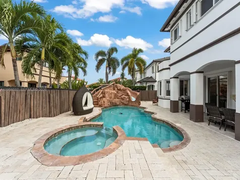 15383 SW 23rd Street Miami FL 33185