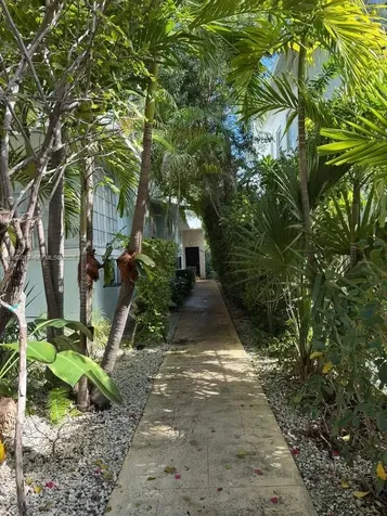 825 Jefferson Avenue Miami Beach FL 33139