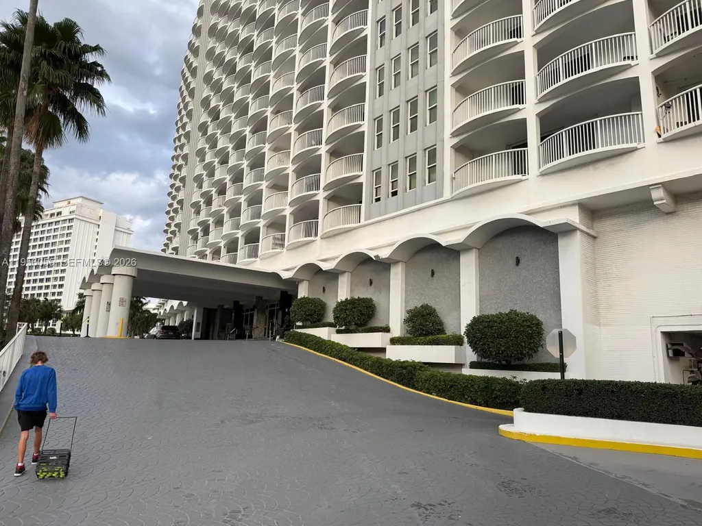 5401 Collins Avenue Miami Beach FL 33140