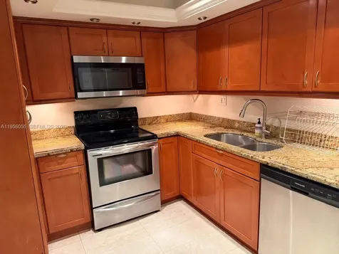 5401 Collins Avenue Miami Beach FL 33140