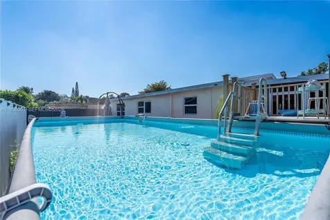 1031 NE 213th Terrace Miami FL 33179