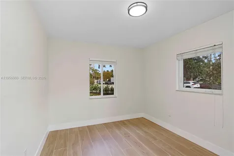990 NE 159th Street North Miami Beach FL 33162