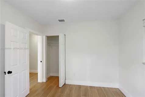 990 NE 159th Street North Miami Beach FL 33162