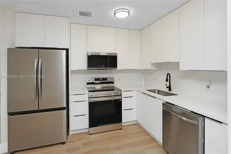 990 NE 159th Street North Miami Beach FL 33162